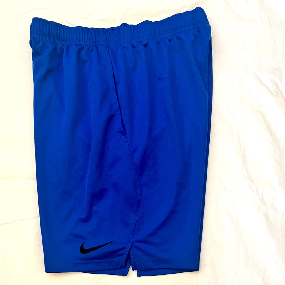 MENS NIKE DRIFIT SHORTS XL NWOT